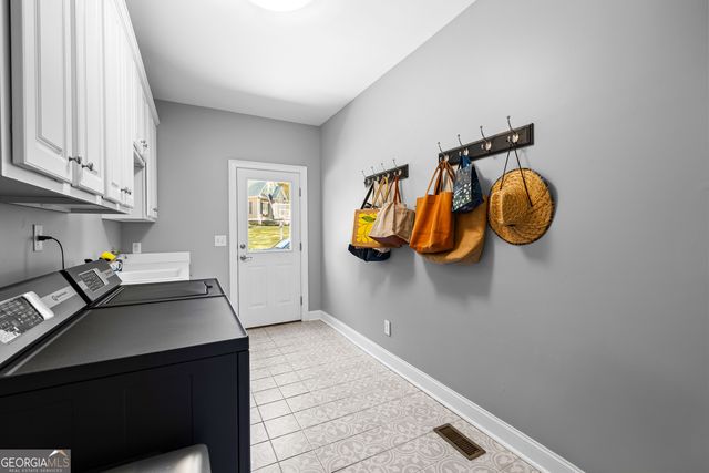 180 Burkwood Court, Fayetteville, GA 30215