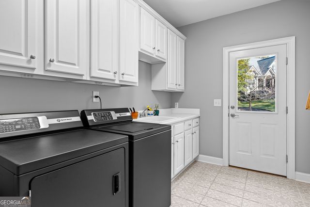 180 Burkwood Court, Fayetteville, GA 30215