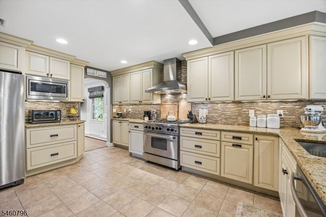 22 Thomas Ter, Wayne Twp., NJ 07470