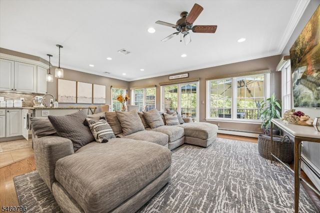 22 Thomas Ter, Wayne Twp., NJ 07470