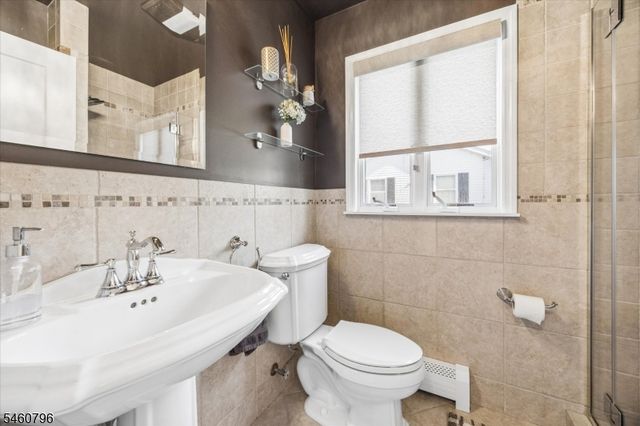 22 Thomas Ter, Wayne Twp., NJ 07470