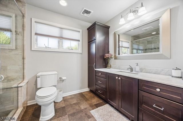 22 Thomas Ter, Wayne Twp., NJ 07470