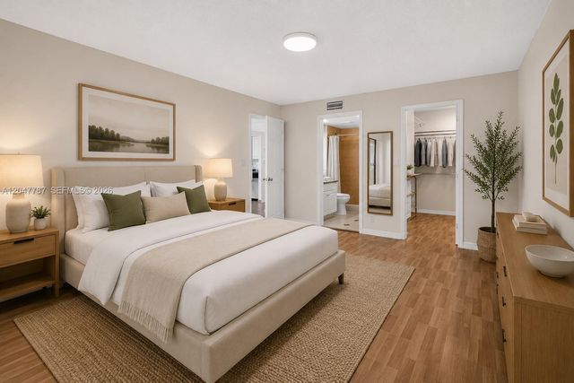 220 Lakeview Drive 210, Weston, FL 33326