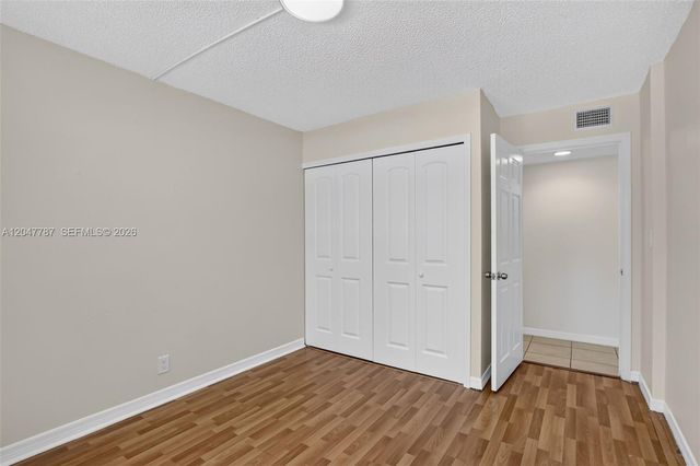 220 Lakeview Drive 210, Weston, FL 33326