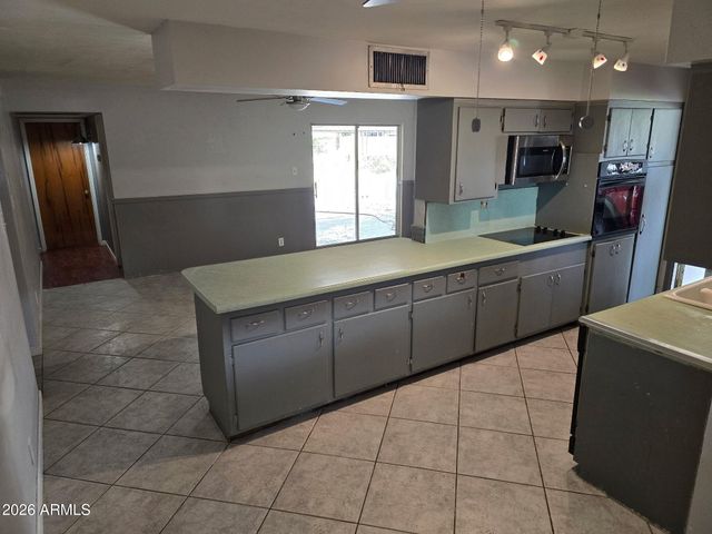 1052 E 8TH Place, Mesa, AZ 85203