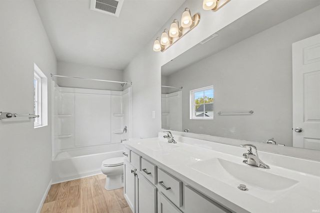 52070 Olympus Pass, Granger, IN 46530