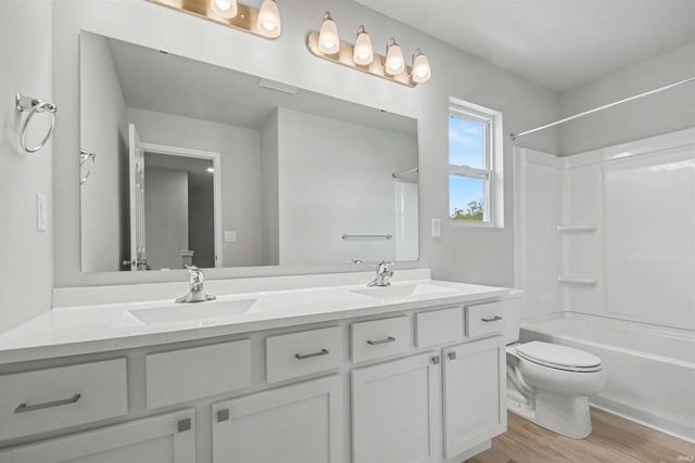 52070 Olympus Pass, Granger, IN 46530