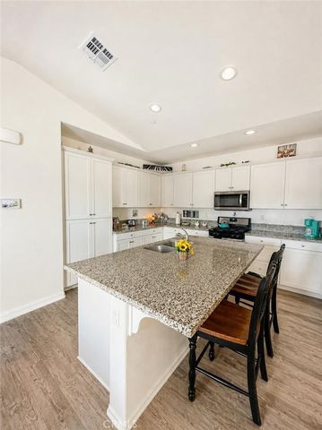 1057 Egret, Calimesa, CA 92320