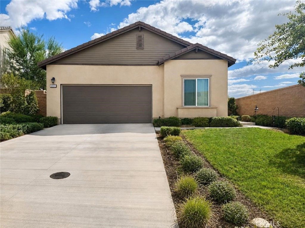 1057 Egret, Calimesa, CA 92320