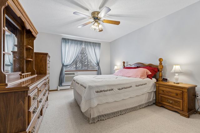 7631 Edinborough Way 5216, Edina, MN 55435