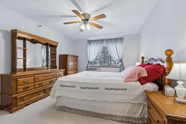 7631 Edinborough Way 5216, Edina, MN 55435