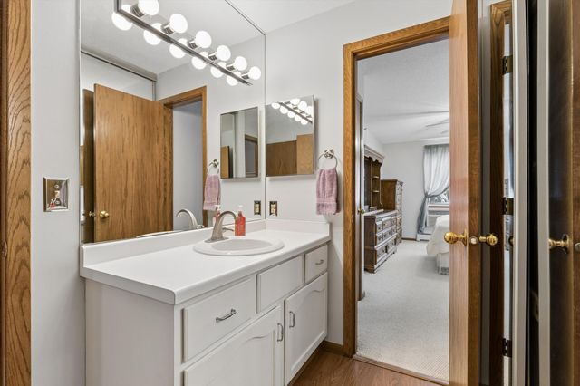 7631 Edinborough Way 5216, Edina, MN 55435