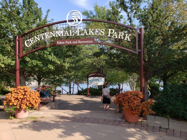 7631 Edinborough Way 5216, Edina, MN 55435