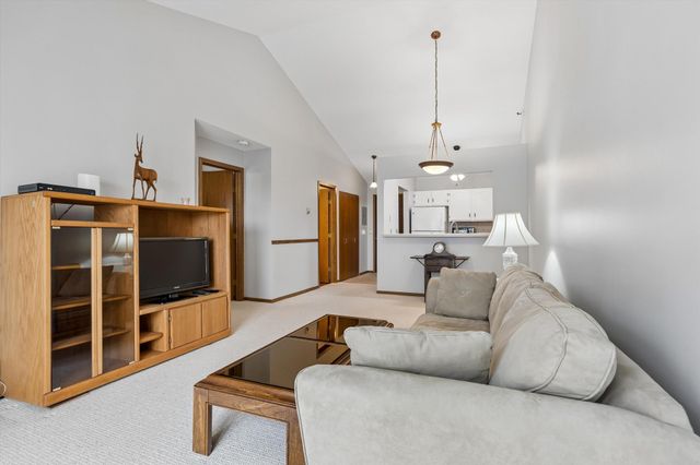 7631 Edinborough Way 5216, Edina, MN 55435