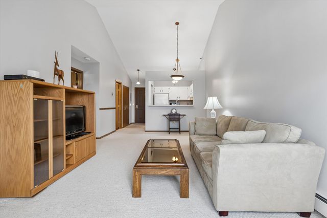 7631 Edinborough Way 5216, Edina, MN 55435