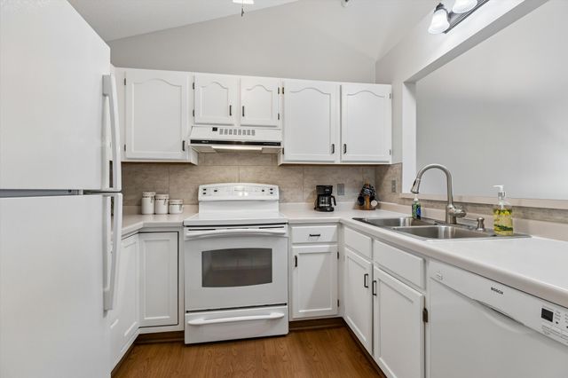 7631 Edinborough Way 5216, Edina, MN 55435