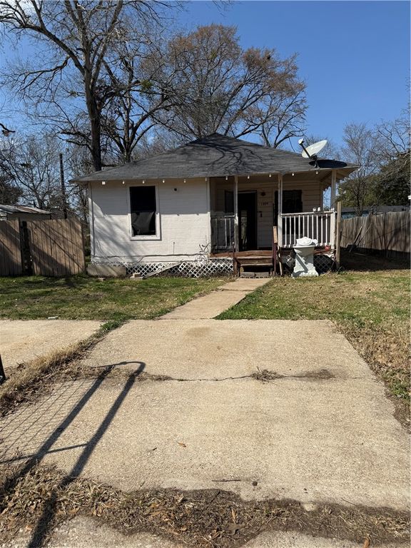 1304 Wellington Avenue, Bryan, TX 77803 — photo 2