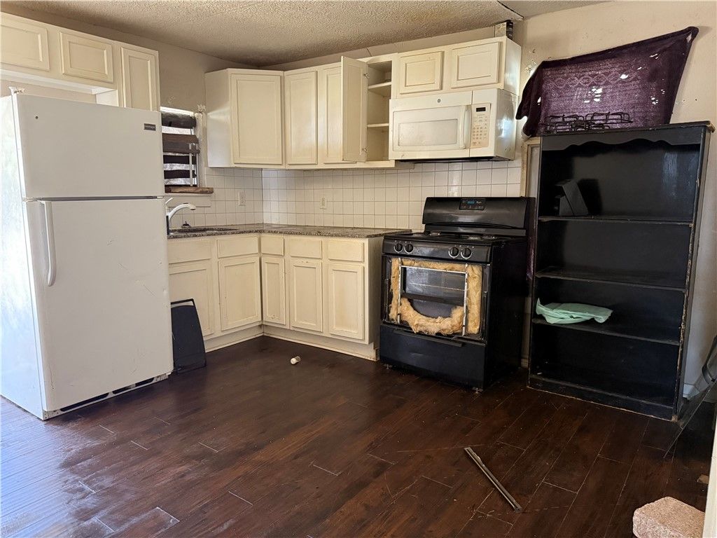 1304 Wellington Avenue, Bryan, TX 77803 — photo 4