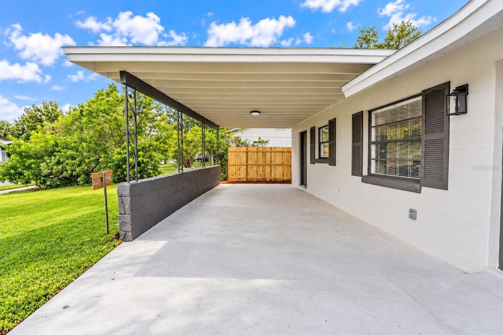 Image 2 of property listing at 4925 ELESE STREET, Orlando, FL 32811