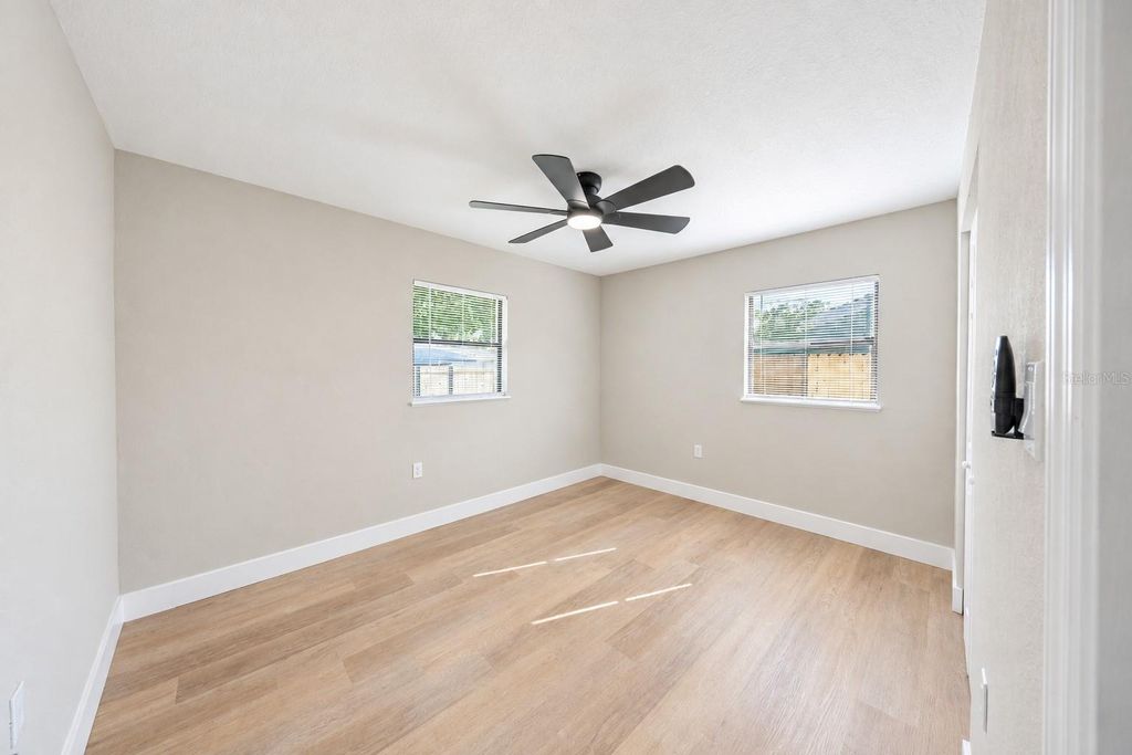 Image 13 of property listing at 4925 ELESE STREET, Orlando, FL 32811
