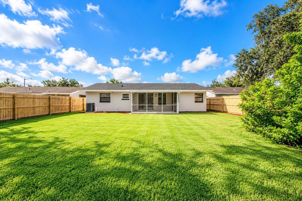 Image 20 of property listing at 4925 ELESE STREET, Orlando, FL 32811