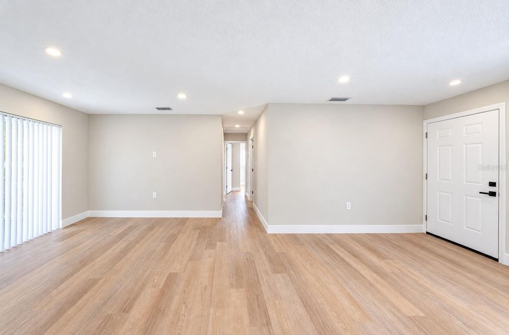 Image 3 of property listing at 4925 ELESE STREET, Orlando, FL 32811