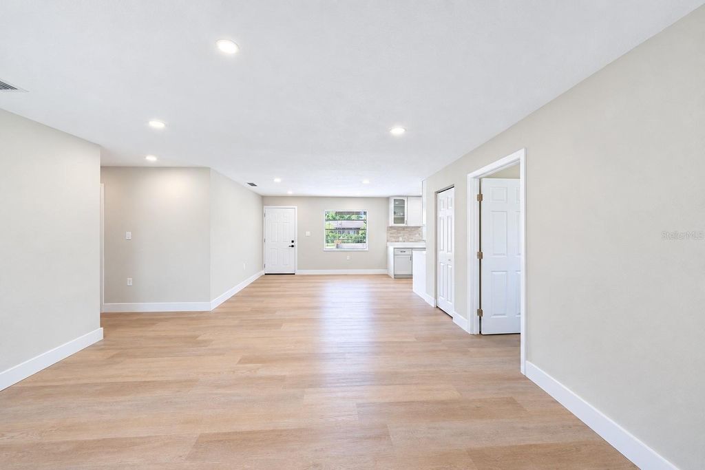 Image 4 of property listing at 4925 ELESE STREET, Orlando, FL 32811