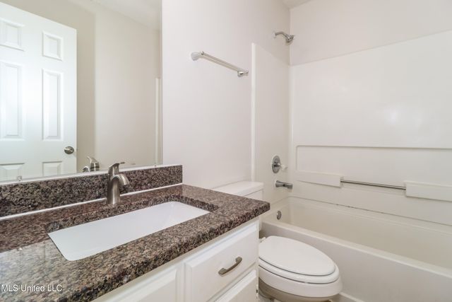 6213 Magnolia Lakes Drive, Olive Branch, MS 38654