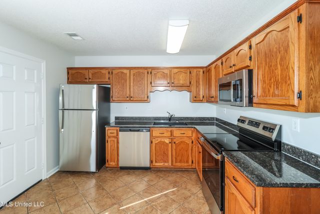 6213 Magnolia Lakes Drive, Olive Branch, MS 38654