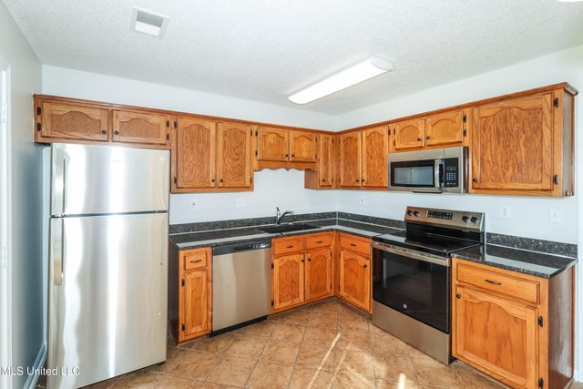 6213 Magnolia Lakes Drive, Olive Branch, MS 38654