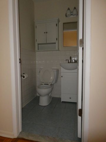 32 West Walk, West Haven, CT 06516