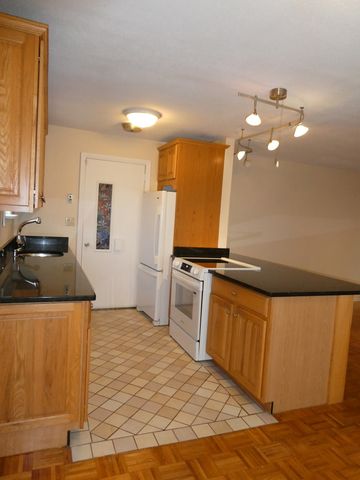 32 West Walk, West Haven, CT 06516