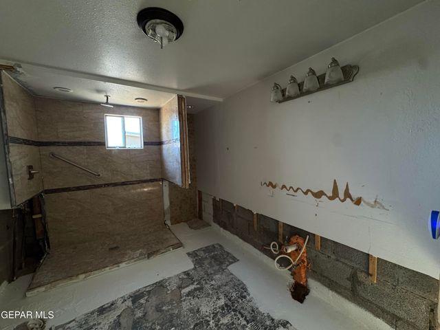 412 Friona Drive, Socorro, TX 79927
