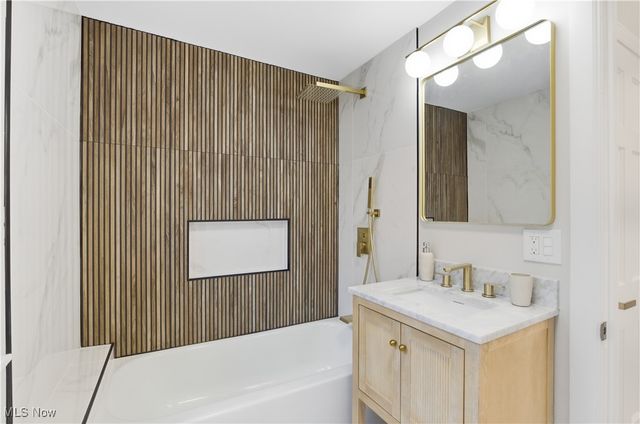 3623 Bainbridge Road, Cleveland Heights, OH 44118