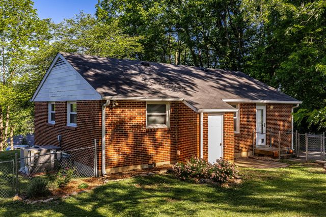 3908 Creekside Dr, Nashville, TN 37211