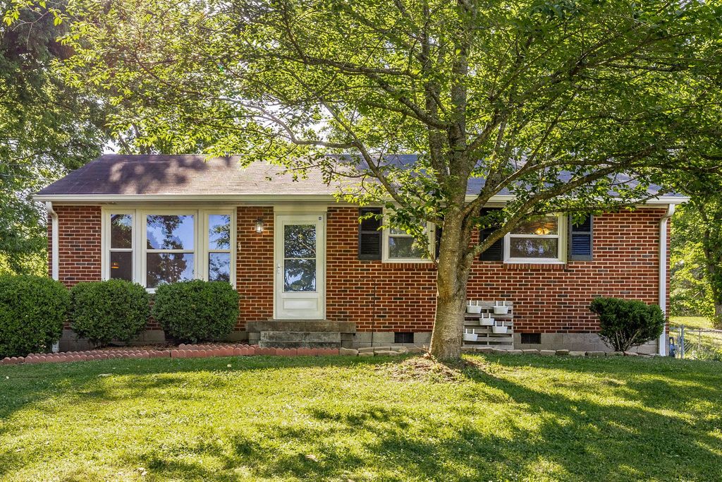 3908 Creekside Dr, Nashville, TN 37211
