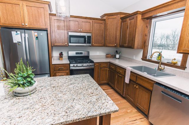 715 Jenks Avenue SW, Cokato, MN 55321