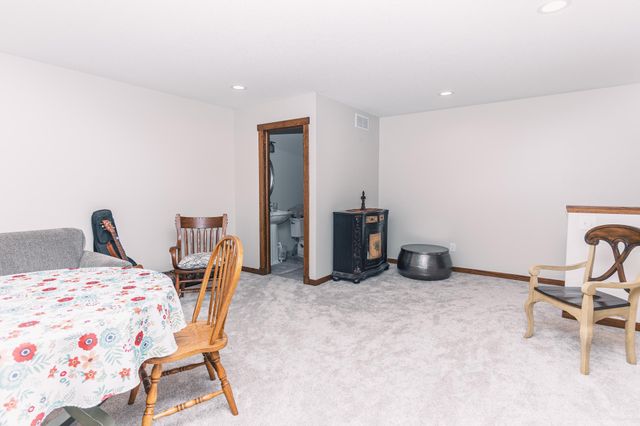 715 Jenks Avenue SW, Cokato, MN 55321