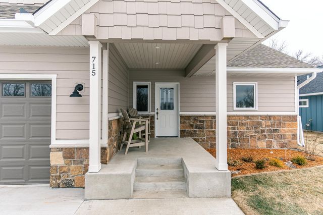 715 Jenks Avenue SW, Cokato, MN 55321