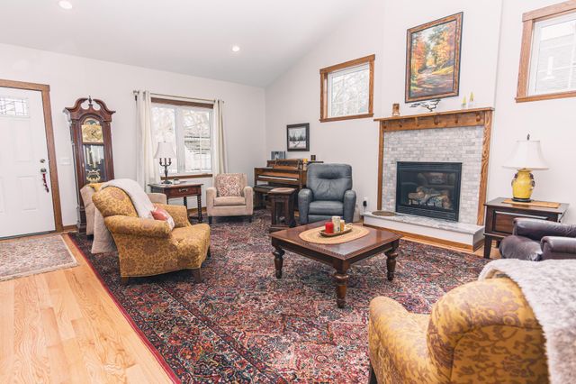 715 Jenks Avenue SW, Cokato, MN 55321