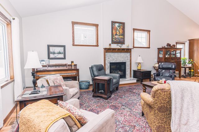 715 Jenks Avenue SW, Cokato, MN 55321