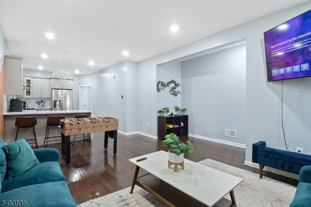 84 W 3Rd St, Bayonne City, NJ 07002 — photo 2