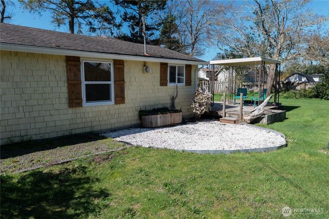 1707 258th Place, Ocean Park, WA 98640