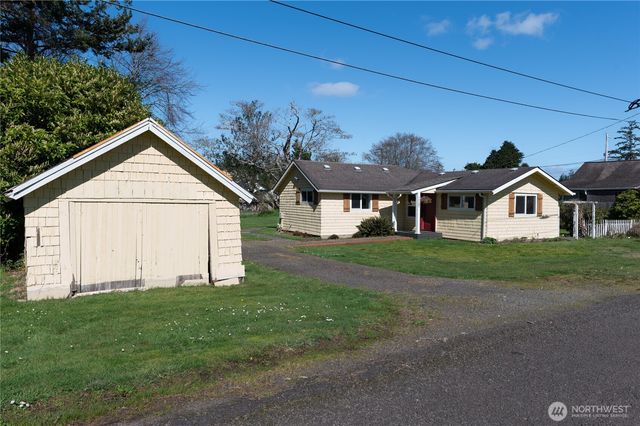 1707 258th Place, Ocean Park, WA 98640