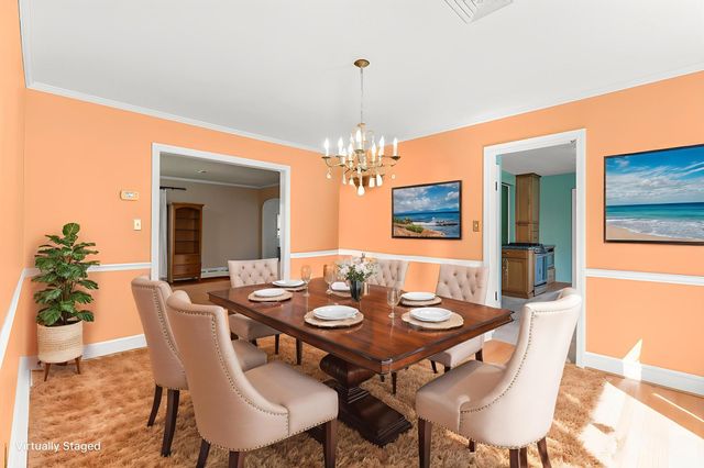 406 COLLEGE CIR, Staunton, VA 24401