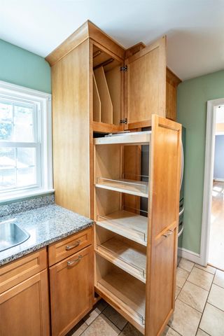 406 COLLEGE CIR, Staunton, VA 24401