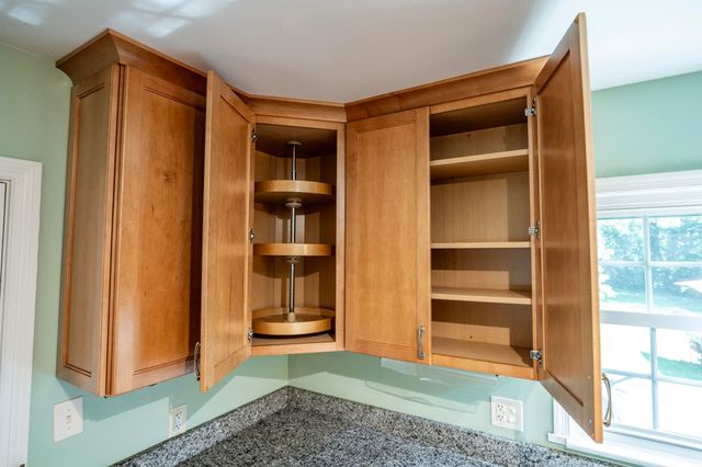 406 COLLEGE CIR, Staunton, VA 24401