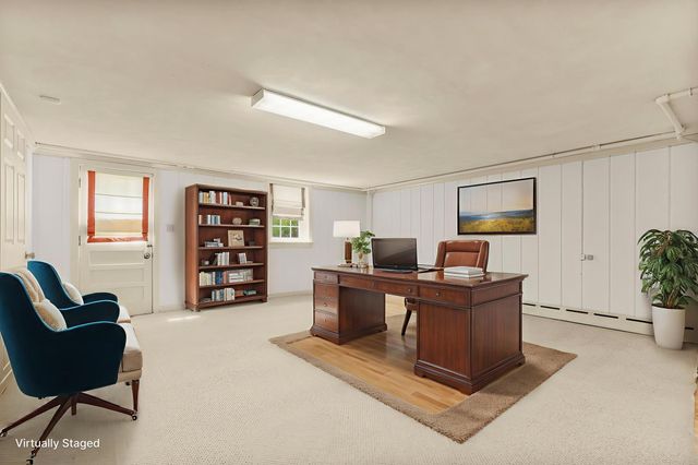 406 COLLEGE CIR, Staunton, VA 24401