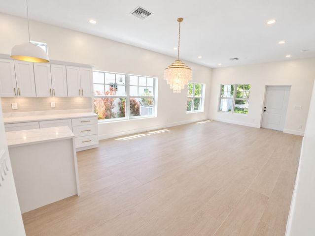 520 38TH Street, West Palm Beach, FL 33407