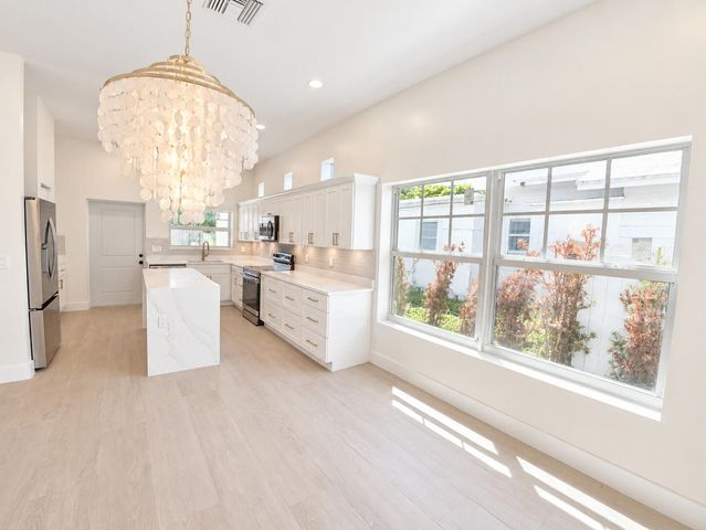 520 38TH Street, West Palm Beach, FL 33407
